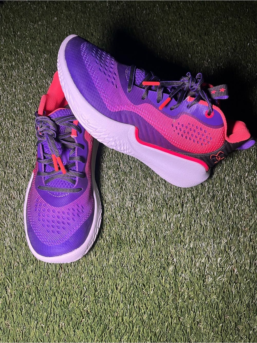 Women’s 8.5, Men's 7 Under Armour Flow Breakthru 2 Internal Women’s Day
